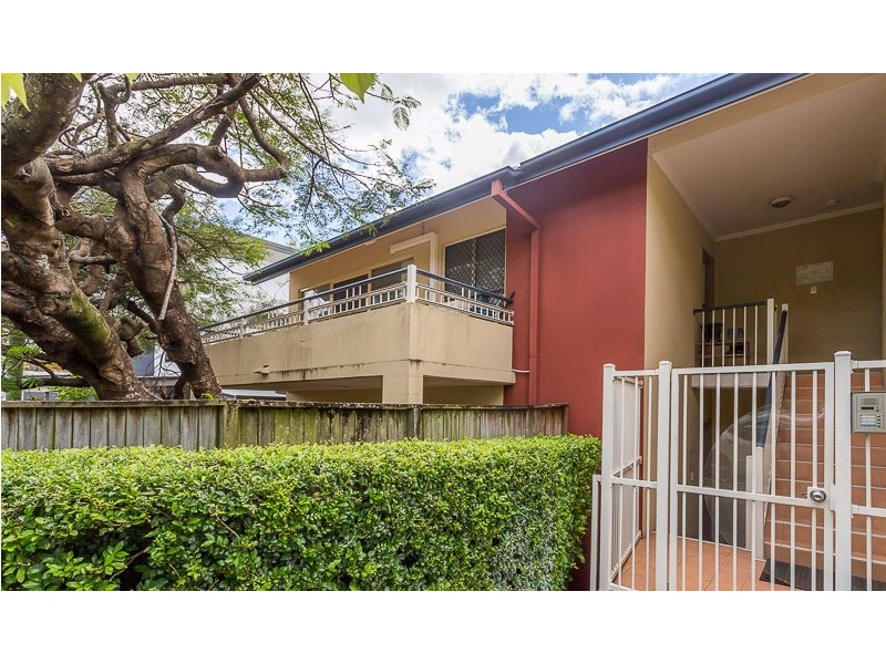 2/70 Ekibin Road, Annerley QLD 4103