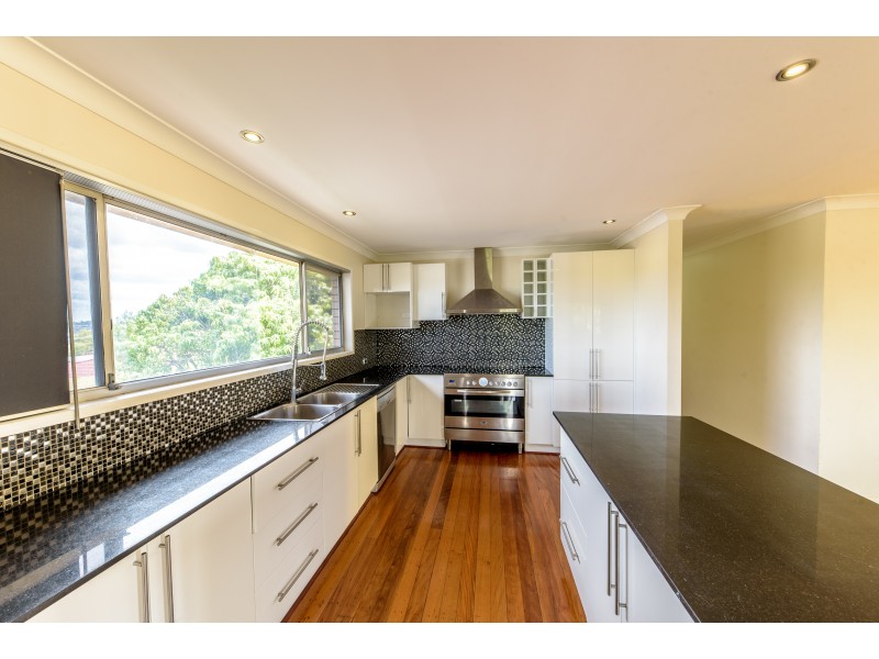 61 Barbaralla Drive, Springwood QLD 4127