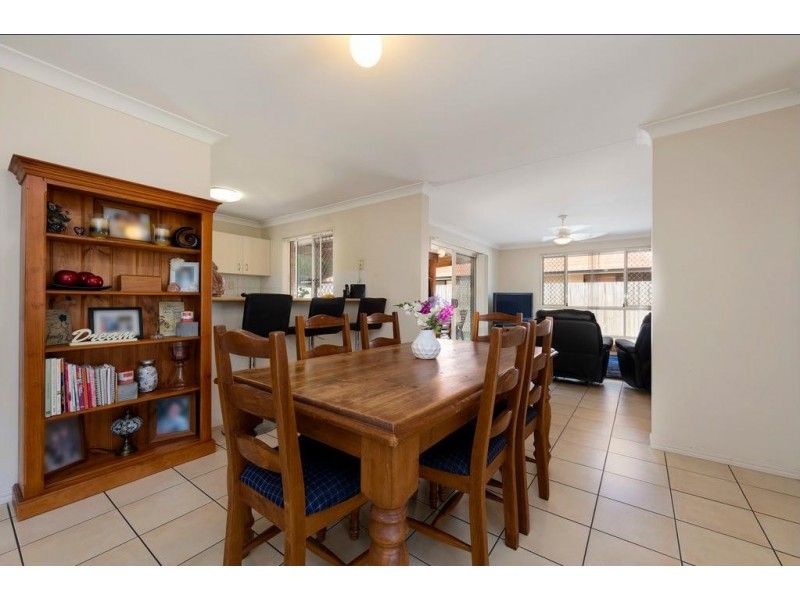 25 Appleton St, Carindale QLD 4152