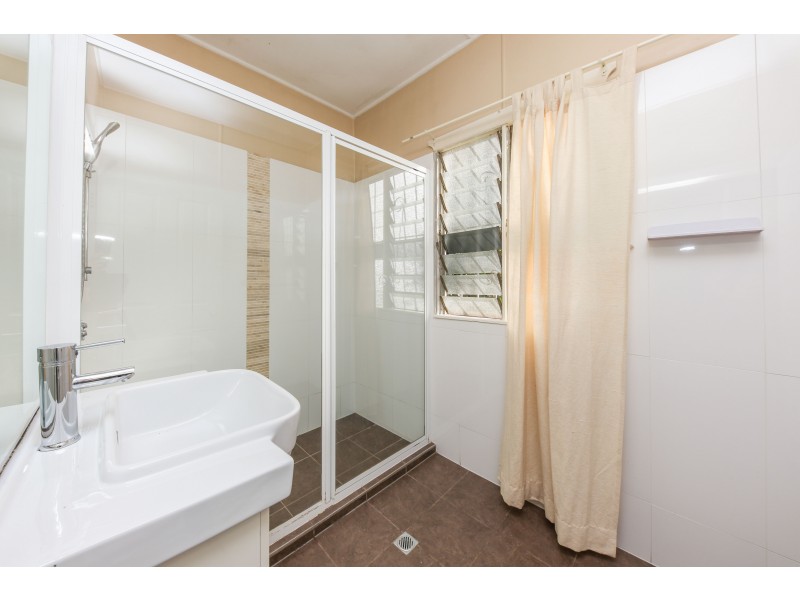 53 Broadwater Road, Mount Gravatt East QLD 4122