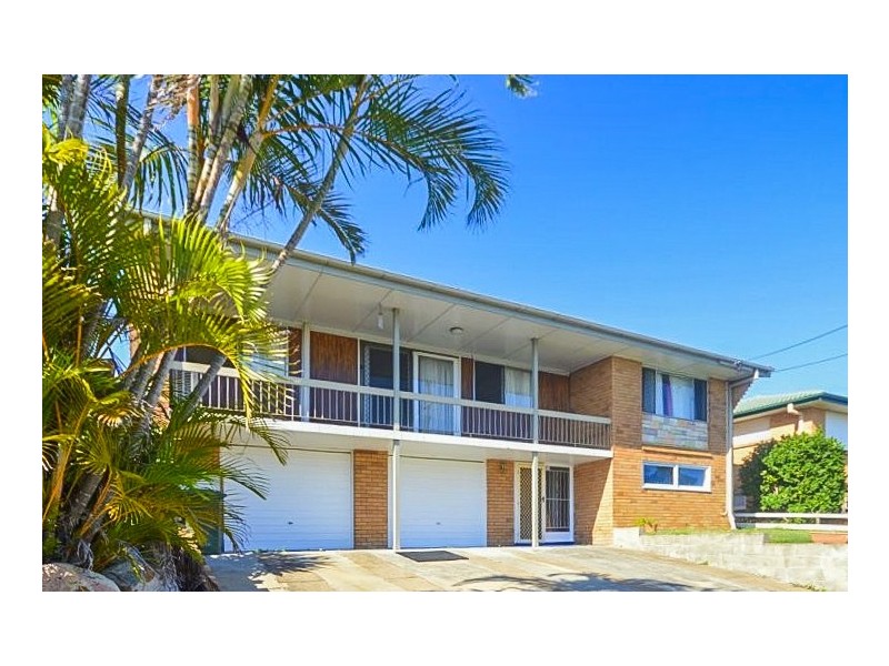 232 Broadwater Road, Mansfield QLD 4122