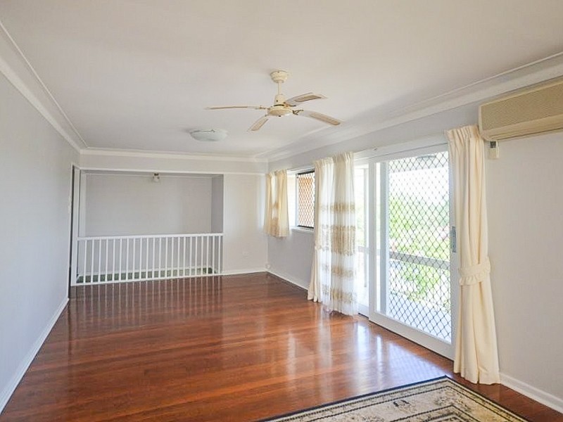 232 Broadwater Road, Mansfield QLD 4122