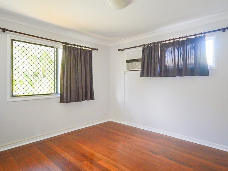 232 Broadwater Road, Mansfield QLD 4122