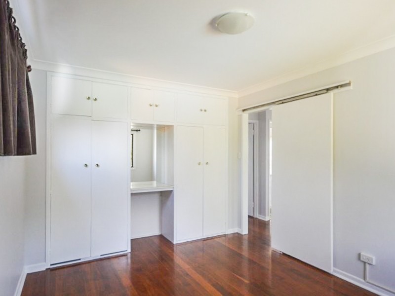 232 Broadwater Road, Mansfield QLD 4122