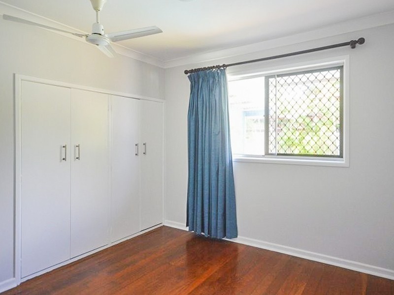 232 Broadwater Road, Mansfield QLD 4122