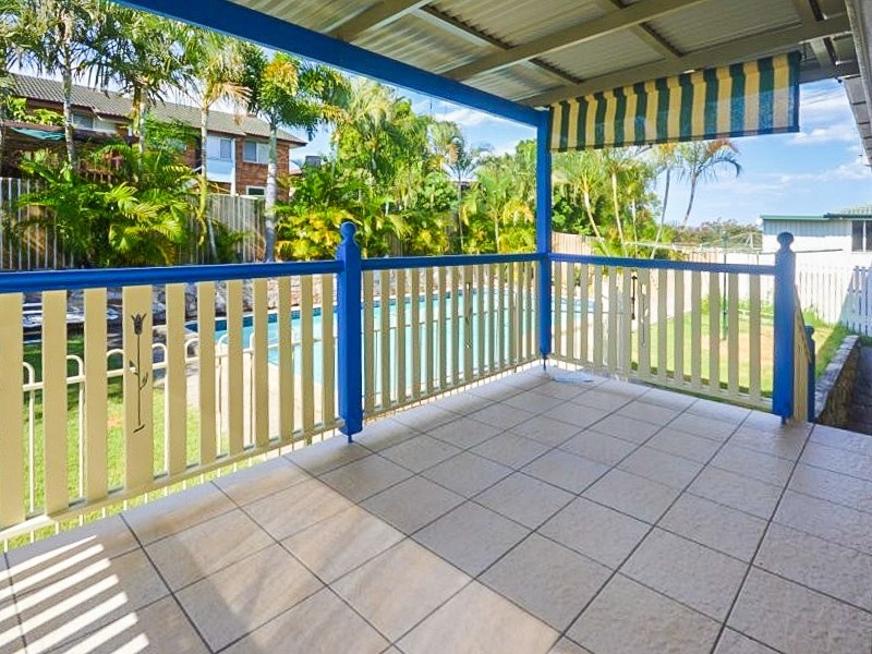 232 Broadwater Road, Mansfield QLD 4122