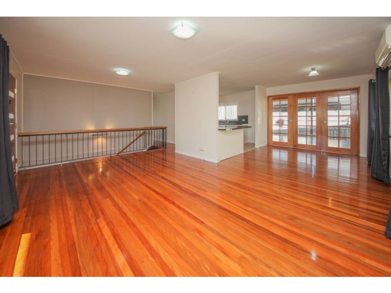 44 Valentia Street, Mansfield QLD 4122