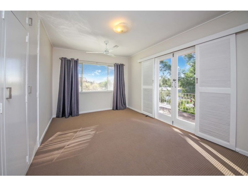 44 Valentia Street, Mansfield QLD 4122