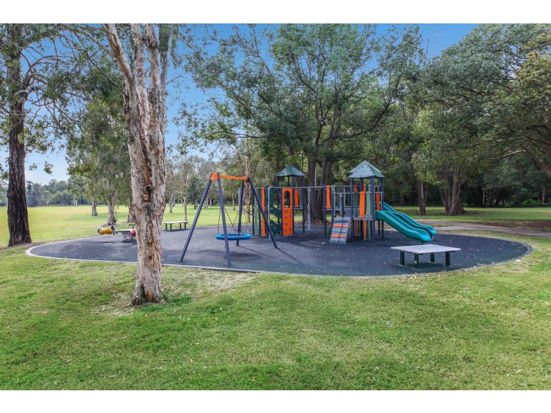 2/2 Raintree Street, Mansfield QLD 4122