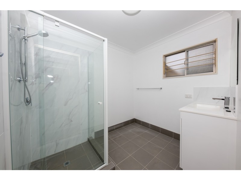 6 Ingal, Wishart QLD 4122