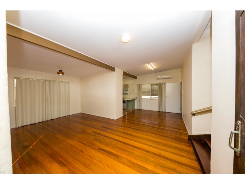 6 Ingal, Wishart QLD 4122