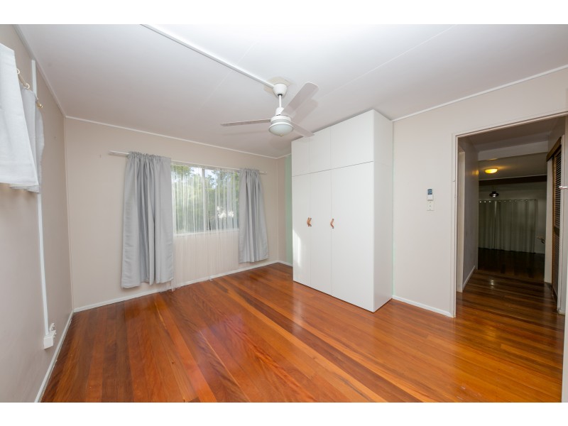 6 Ingal, Wishart QLD 4122