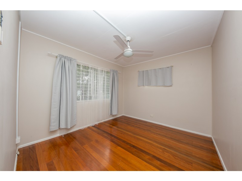 6 Ingal, Wishart QLD 4122