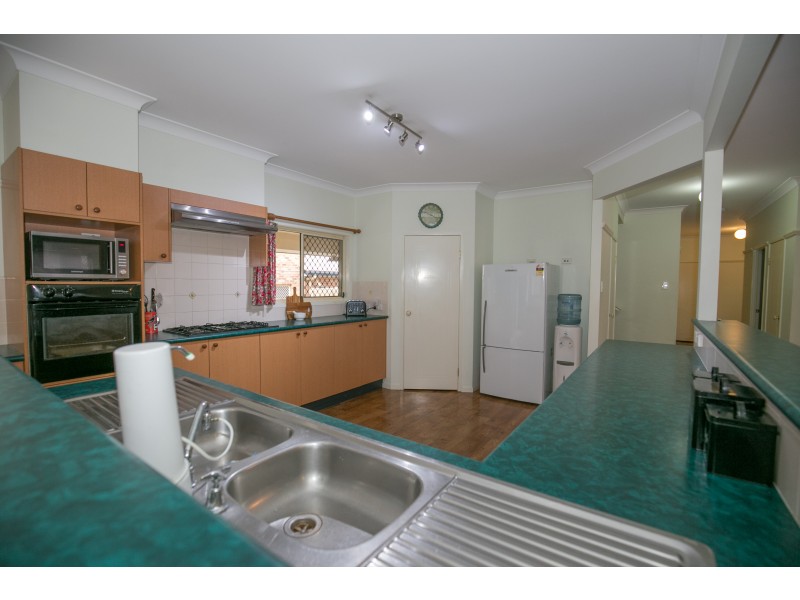 11 Pleasant Place, Wishart QLD 4122