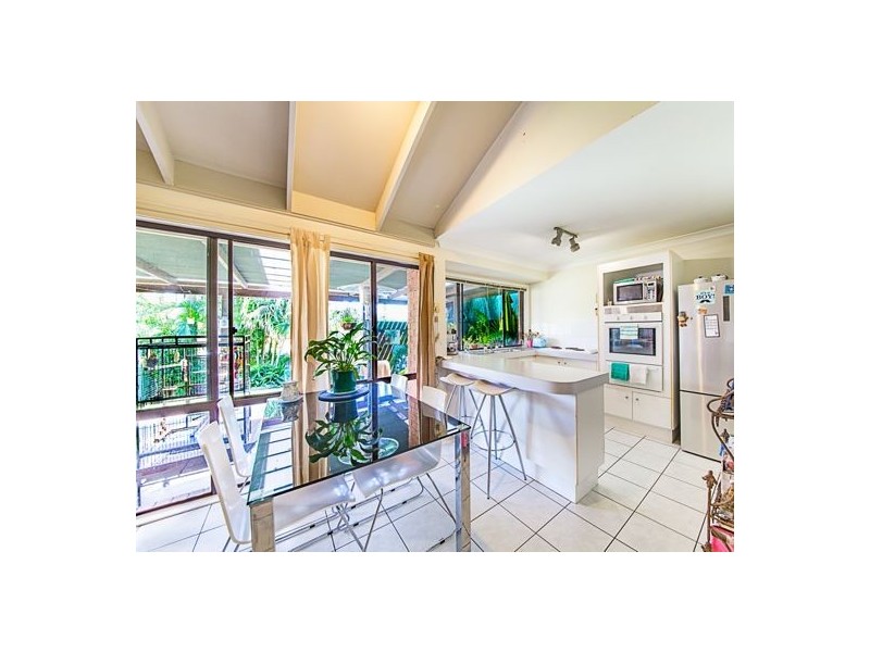 1/5 Ash Court, Arundel QLD 4214