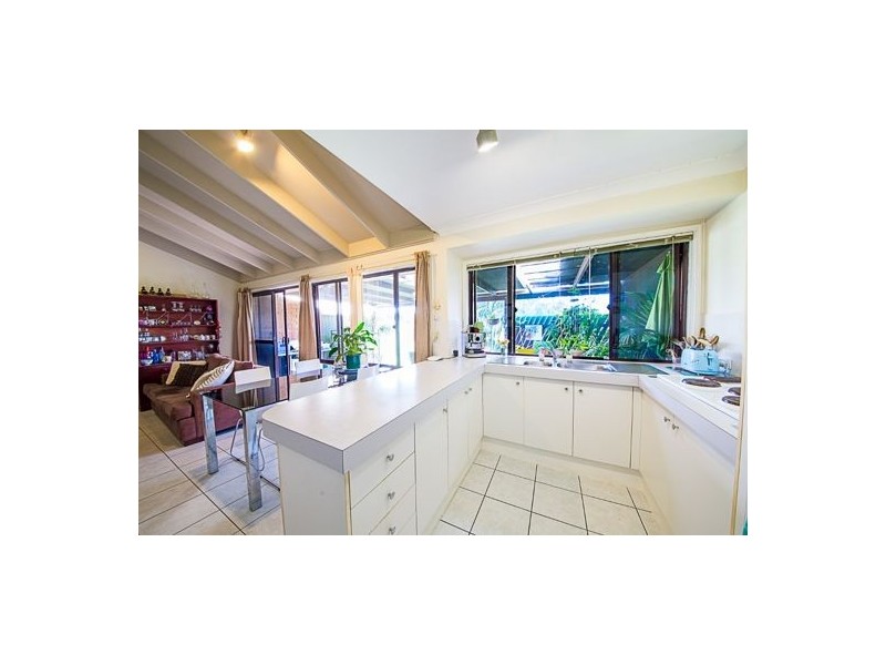 1/5 Ash Court, Arundel QLD 4214