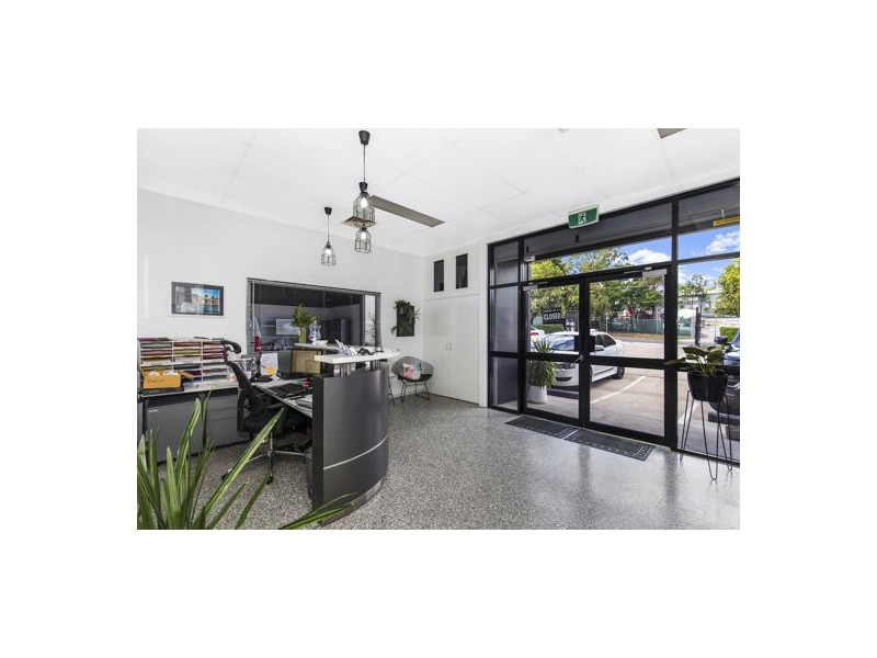 15 Elliott Court, Hillcrest QLD 4118