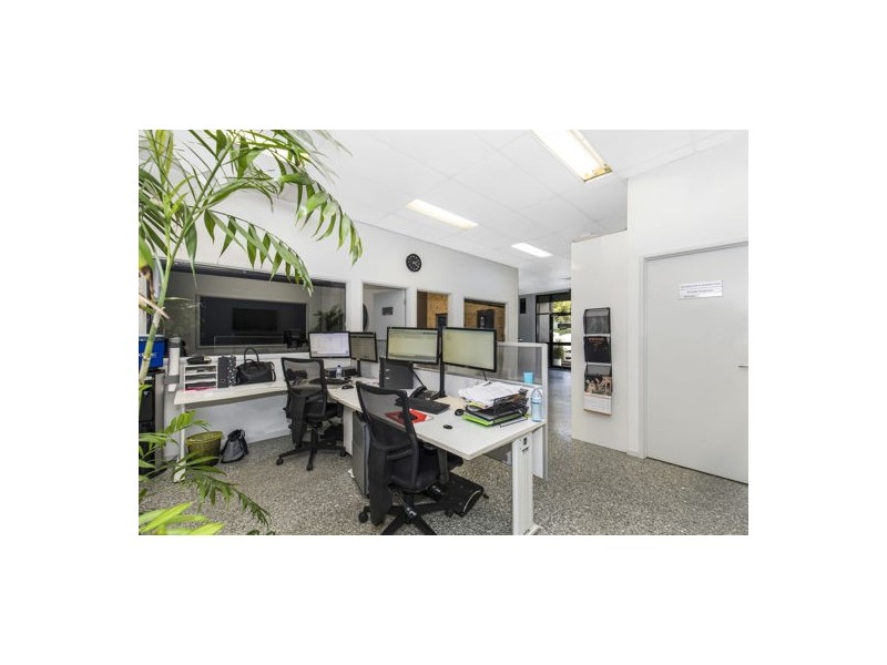 15 Elliott Court, Hillcrest QLD 4118