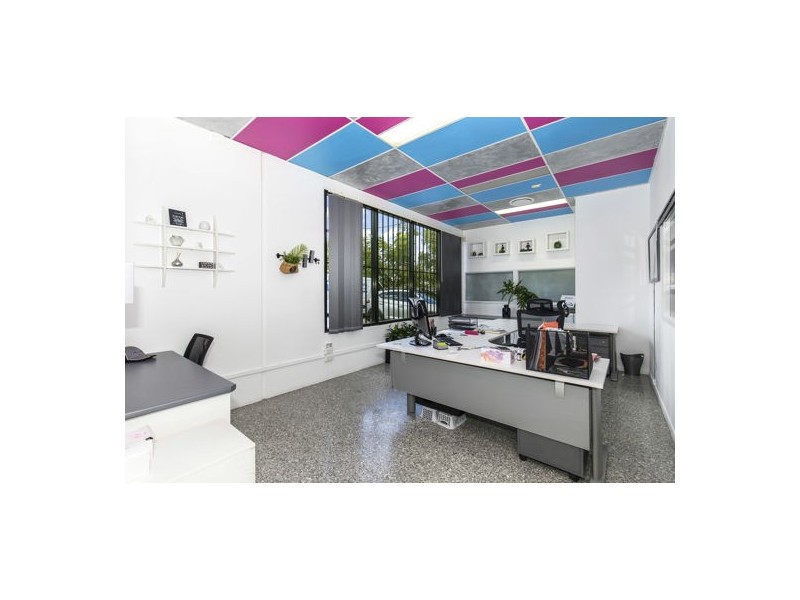 15 Elliott Court, Hillcrest QLD 4118