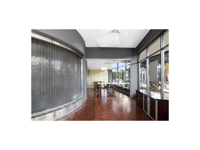 LEASE B, 33 RACECOURSE ROAD, Hamilton QLD 4007