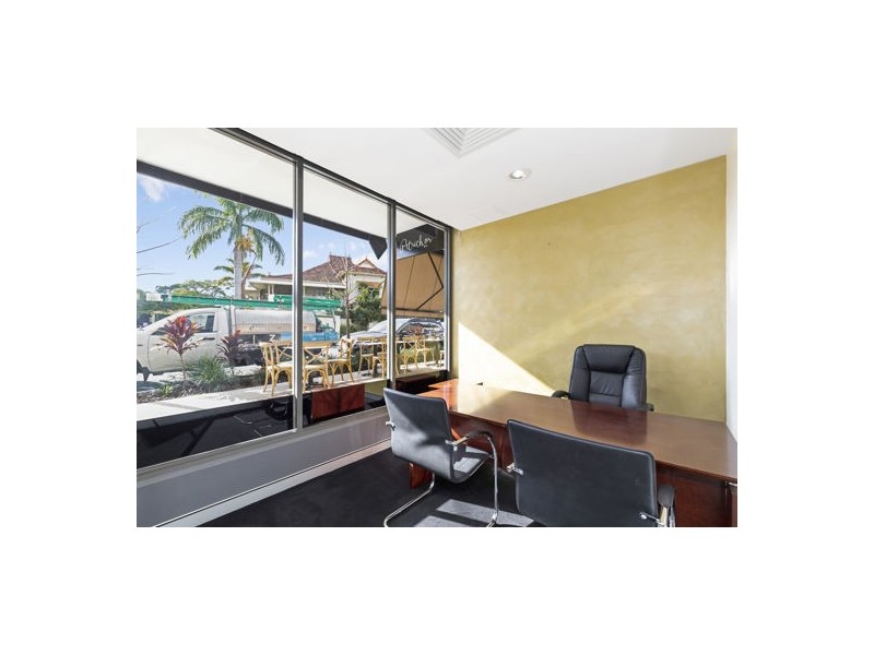 LEASE B, 33 RACECOURSE ROAD, Hamilton QLD 4007