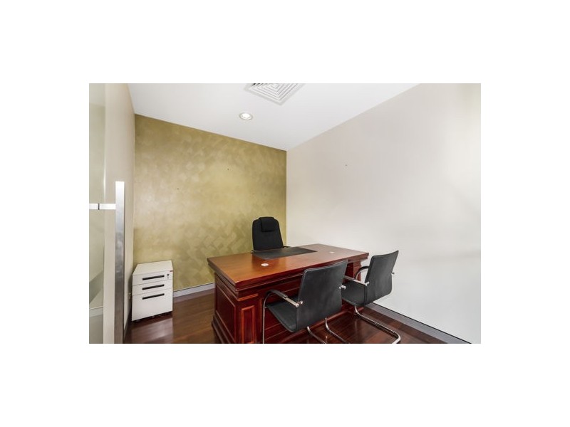 LEASE B, 33 RACECOURSE ROAD, Hamilton QLD 4007