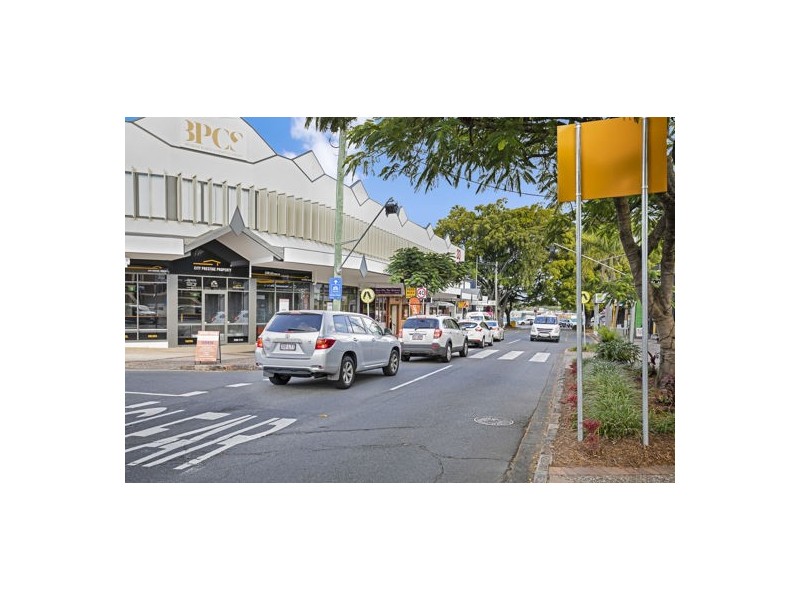 LEASE B, 33 RACECOURSE ROAD, Hamilton QLD 4007