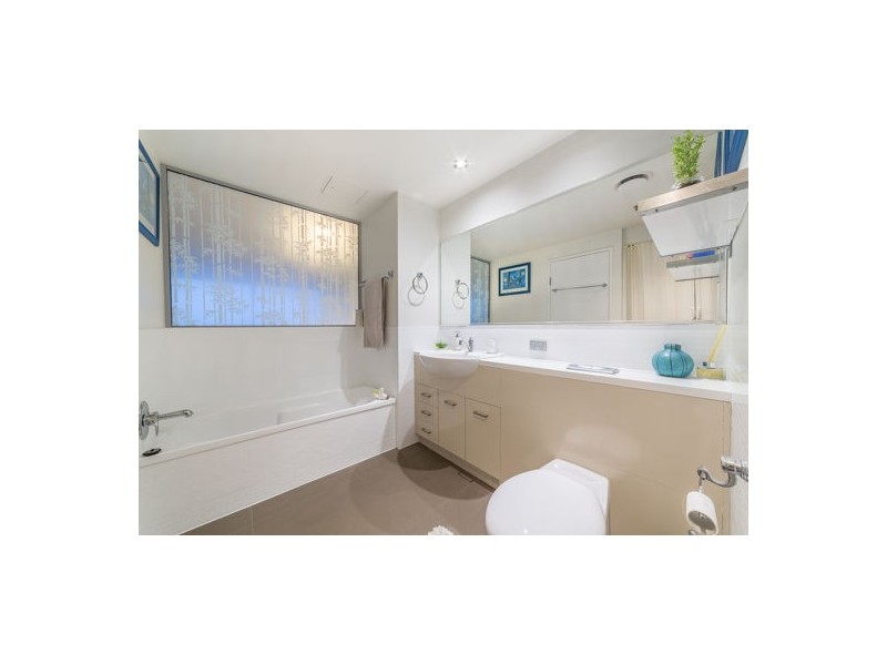 1105/360 Marine Parade, Labrador QLD 4215