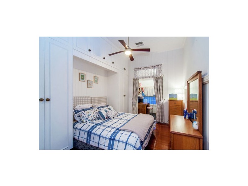 203 Rode Rd, Wavell Heights QLD 4012