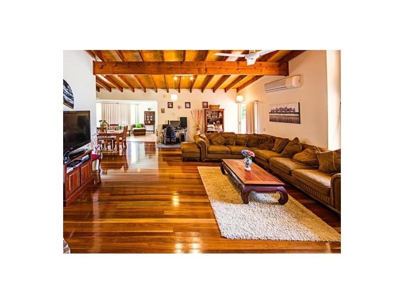 8 Wickepin Court, Elanora QLD 4221