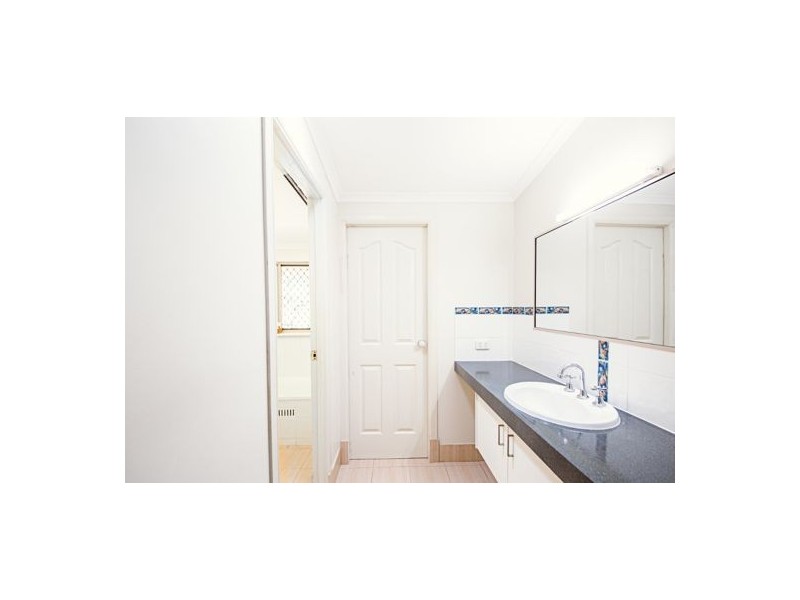 8 Wickepin Court, Elanora QLD 4221