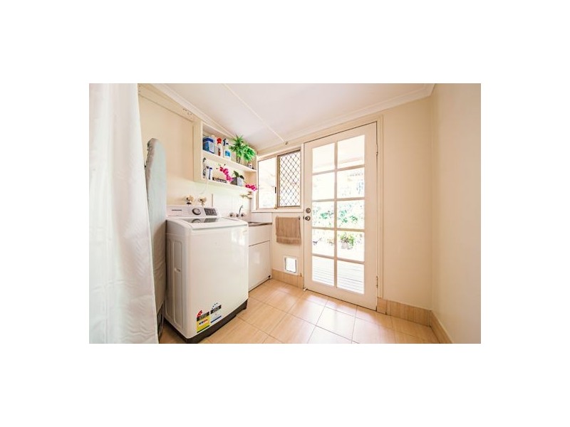 8 Wickepin Court, Elanora QLD 4221