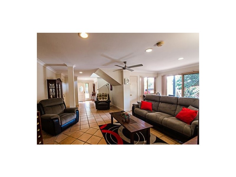 8 Wickepin Court, Elanora QLD 4221