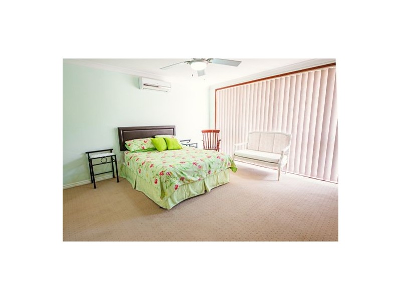 8 Wickepin Court, Elanora QLD 4221