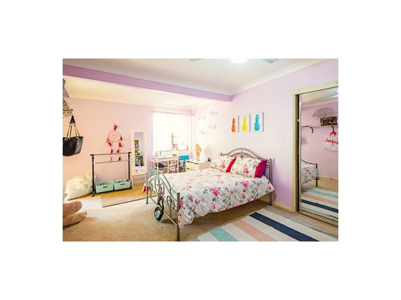 8 Wickepin Court, Elanora QLD 4221