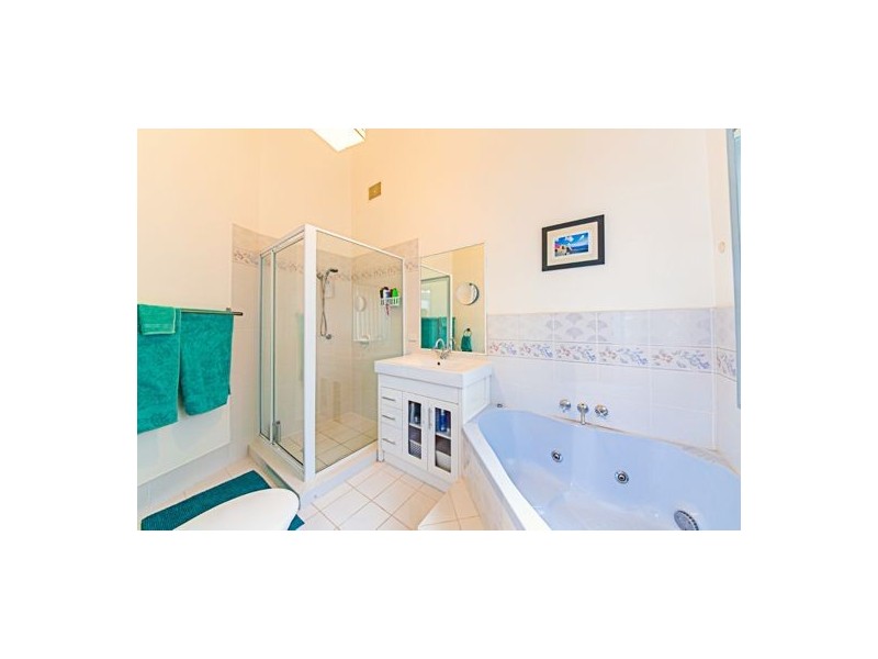 48 Jarrahdale Drive, Elanora QLD 4221