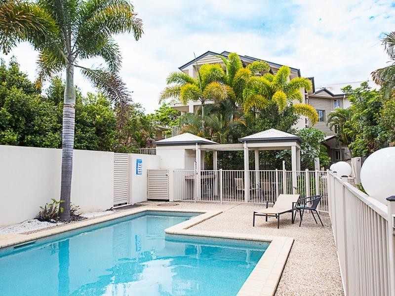 10/13D Wyndham Ave, Southport QLD 4215