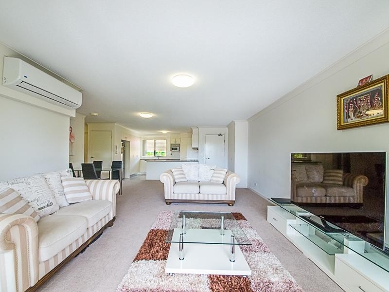 10/13D Wyndham Ave, Southport QLD 4215