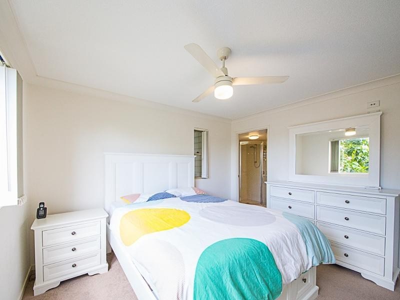10/13D Wyndham Ave, Southport QLD 4215
