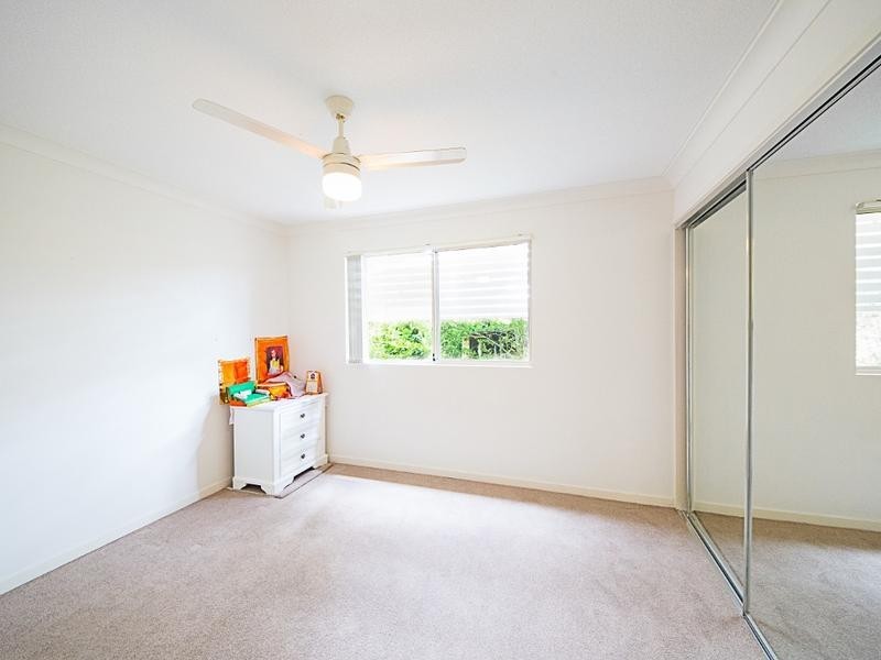 10/13D Wyndham Ave, Southport QLD 4215