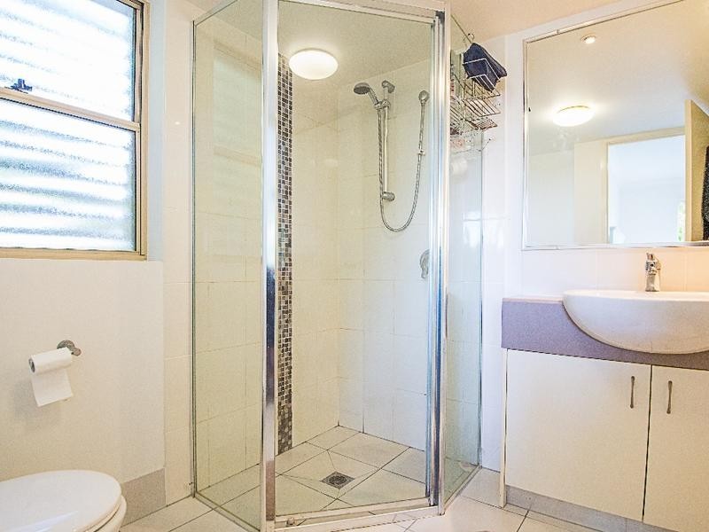 10/13D Wyndham Ave, Southport QLD 4215