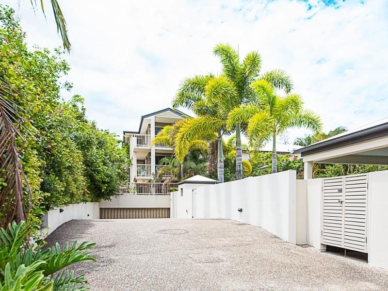 10/13D Wyndham Ave, Southport QLD 4215