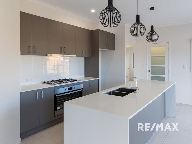 25 Summertaste, Parade, Griffin QLD 4503