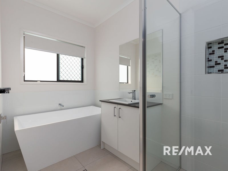 25 Summertaste, Parade, Griffin QLD 4503