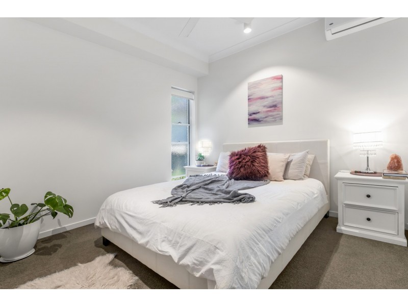 2/94 Flower Street, Northgate QLD 4013