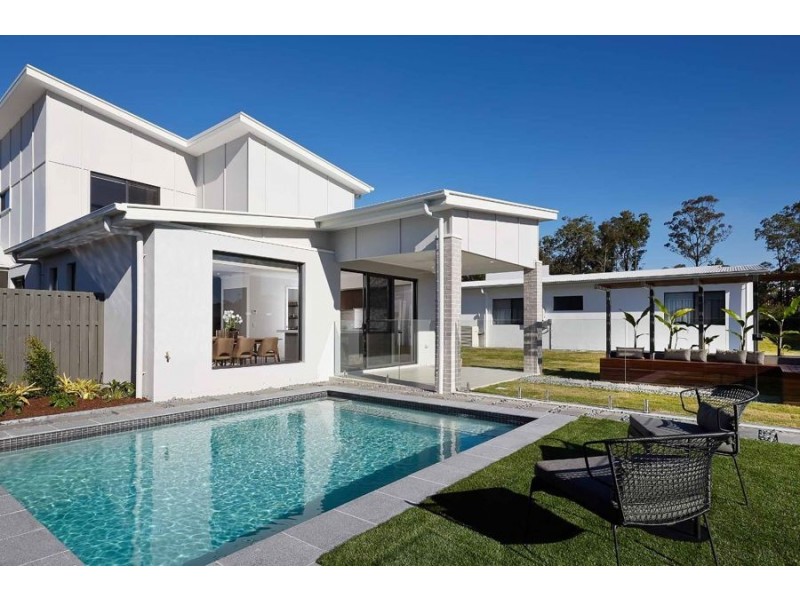 Coomera Waters QLD 4209