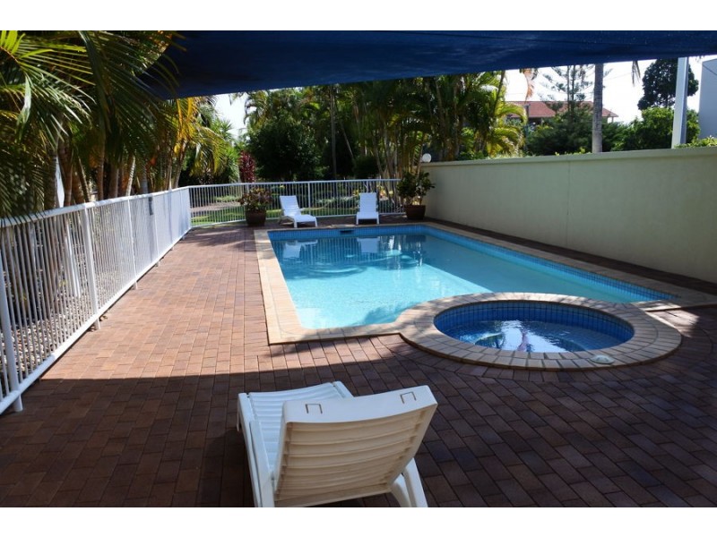 Chevron Island QLD 4217