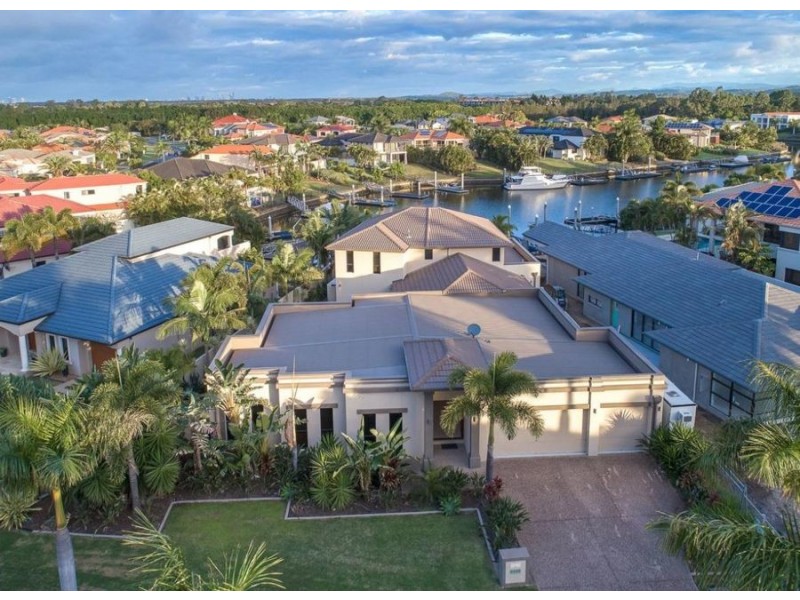 2136 Beaufort Way, Hope Island QLD 4212