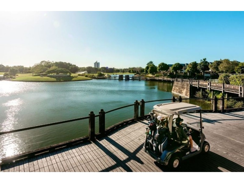 409 The Glades Drive, Robina QLD 4226