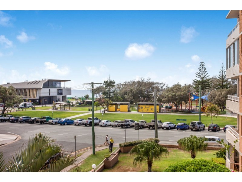 2 Elizabeth Avenue, Broadbeach QLD 4218